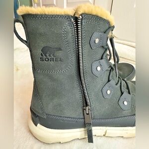 Women’s Sorel Explorer II Joan
Gray, size 11